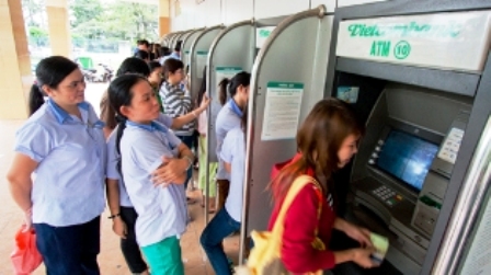 Giao dịch thẻ hiện chủ yếu là rút tiền mặt trên ATM