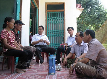 Lãnh đạo huyện Lục Yên luôn quan tâm thăm hỏi các gia đình người cao tuổi vùng sâu, vùng xa của huyện.
