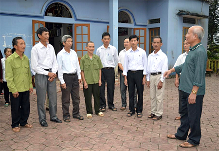 Ông Nguyễn Văn Quyền vận động giáo dân trong Giáo họ Bảo Long thực hiện tốt các chủ trương của Đảng, pháp luật của Nhà nước và xây dựng mối đoàn kết lương giáo.