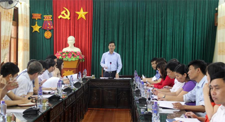 Đồng chí Dương Văn Tiến  - Phó Chủ tịch UBND tỉnh phát biểu tại Hội nghị.