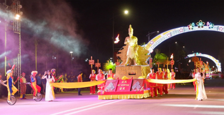 Tối 19-4, Phú Thọ tổ chức tồng duyệt Lễ hội dân gian đường phố Việt Trì (ảnh Báo Phú Thọ).