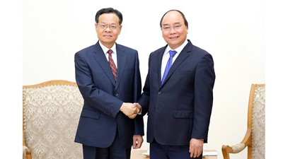 Thủ tướng Nguyễn Xuân Phúc tiếp ông Trần Vũ, Chủ tịch Khu tự trị dân tộc Choang, Quảng Tây, Trung Quốc.