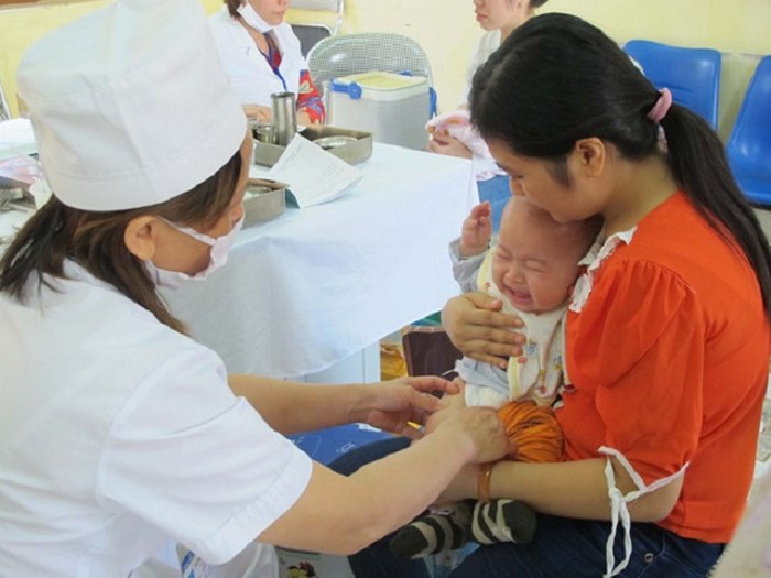 Trẻ tiêm vaccine chậm một vài tuần vẫn đáp ứng được miễn dịch phòng bệnh.