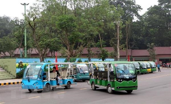 Hơn 60 xe điện đã sẵn sàng phục vụ du khách về với Lễ hội Đền Hùng năm nay.