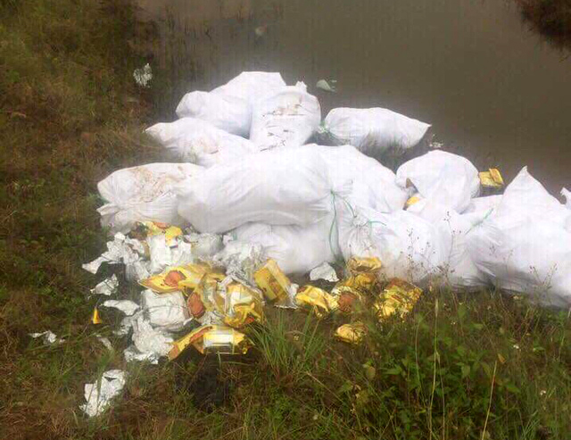 Hàng chục bao tải nghi chứa ma túy bị phát hiện khi đang vận chuyển qua xã Quỳnh Thuận, huyện Quỳnh Lưu, Nghệ An.