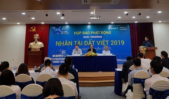 Quang cảnh buổi họp báo phát động Giải thưởng NTĐV 2019.