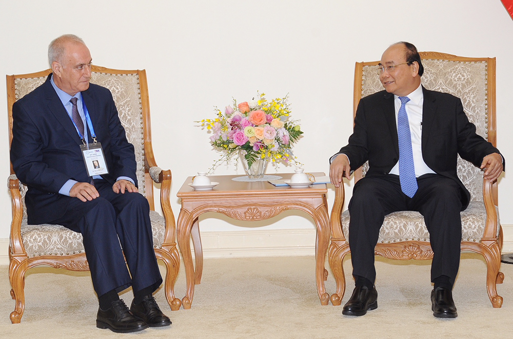 Thủ tướng Nguyễn Xuân Phúc tiếp đoàn các hãng thông tấn tham dự Hội nghị lần thứ 44 Ban chấp hành Tổ chức các hãng thông tấn châu Á-Thái Bình Dương tại Hà Nội