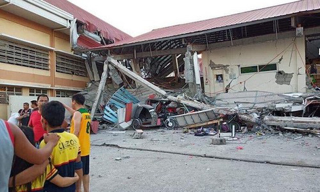 Một ngôi nhà tại tỉnh Pampanga đổ sập sau trận động đất chiều 22/4.