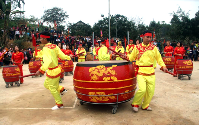 Màn trống hội tại Lễ hội đình Phúc Hòa, xã Hán Đà, huyện Yên Bình.
