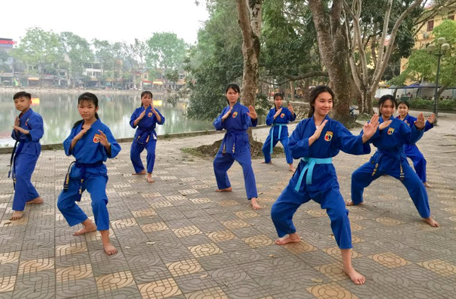Người dân huyện Lục Yên tích cực luyện tập TDTT.