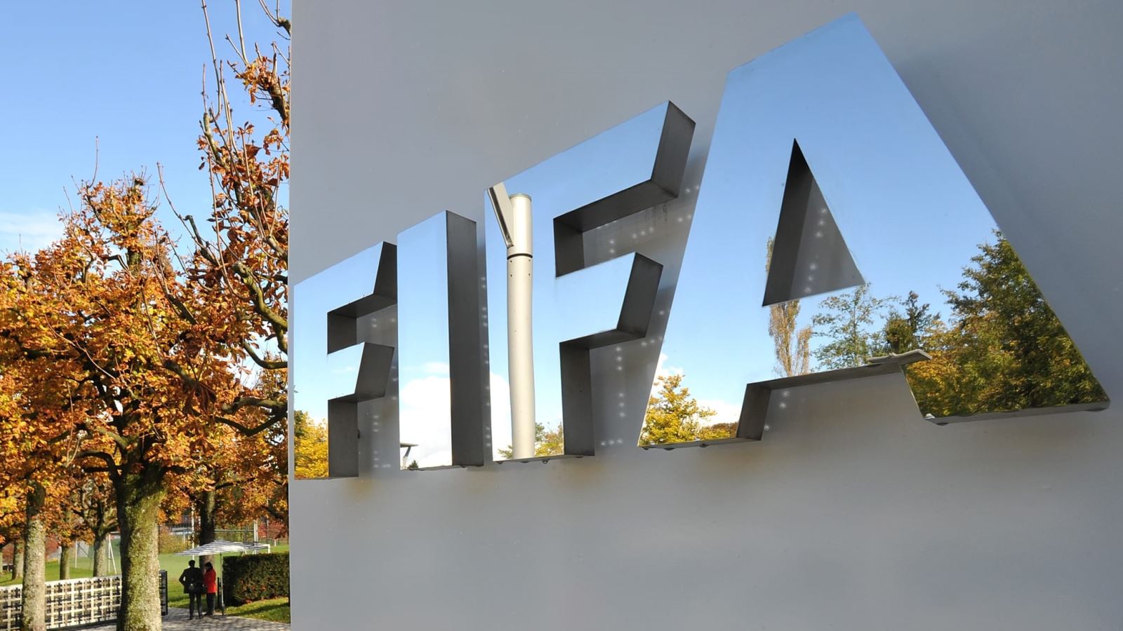 FIFA xem xét nâng giới hạn độ tuổi ở môn bóng đá nam của Olympic Tokyo 2020. Ảnh: Eurosports