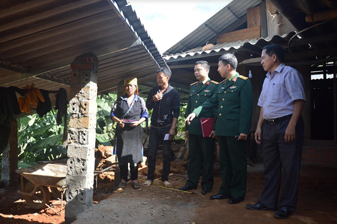 Phòng Chính trị, Bộ Chỉ huy Quân sự tỉnh tham mưu triển khai thực hiện Chương trình hành động số 190 của Tỉnh ủy tại xã Chế Cu Nha, huyện Mù Cang Chải.