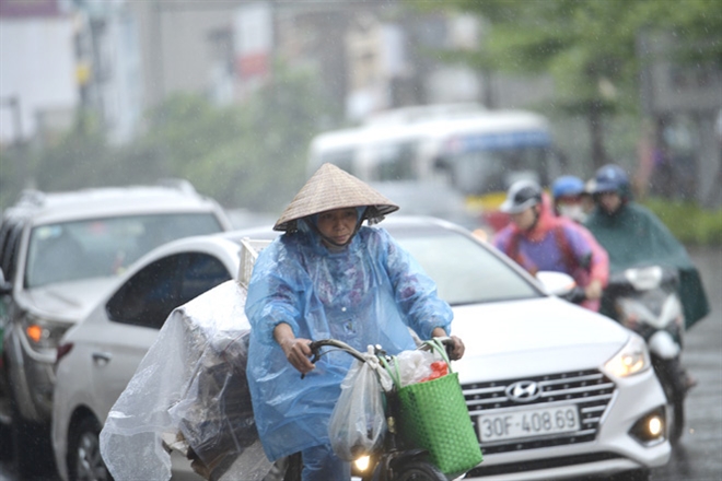 Chiều tối nay, Bắc Bộ chuyển mưa dông.