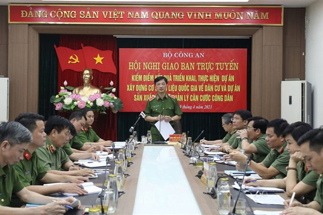 Trung tướng Nguyễn Duy Ngọc phát biểu chỉ đạo hội nghị.