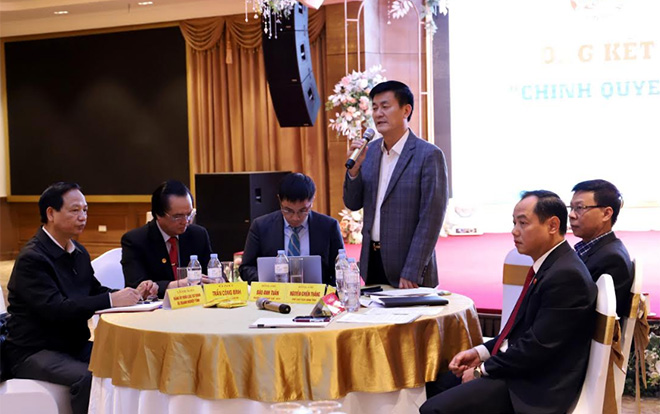 Đồng chí Nguyễn Chiến Thắng - Phó Chủ tịch UBND tỉnh giải đáp những vướng mắc của doanh nghiệp tại Chương trình “Cà phê doanh nhân” tổ chức định kỳ .