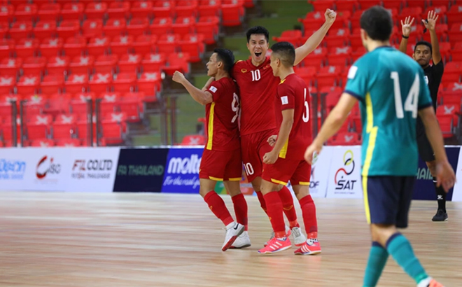 Đội tuyển futsal Việt Nam vào bán kết giải Đông Nam Á gặp Thái Lan.