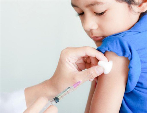 Vaccine dự phòng ngay cả khi trẻ đã mắc COVID-19 tiếp tục cần thiết.