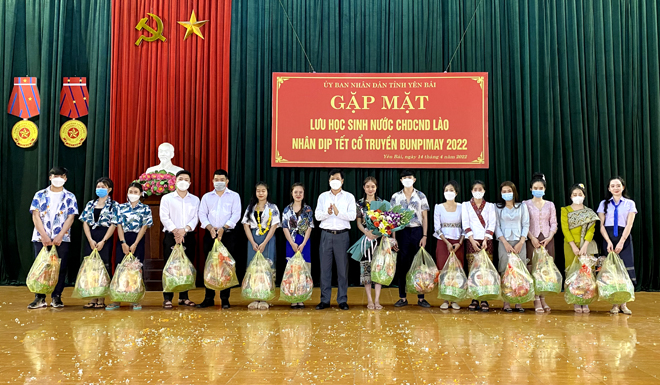 Yên Bái tổ chức đón tết cổ truyền Bunpimay cho lưu học sinh Lào