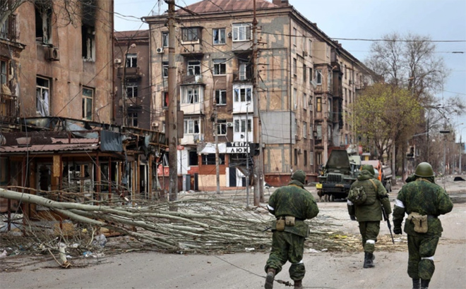 Thành phố Mariupol đổ nát sau chiến sự kéo dài giữa Nga và Ukraine