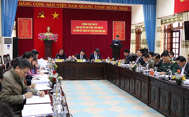 Quang cảnh buổi Thường trực Tỉnh ủy làm việc với Ban Tuyên giáo Tỉnh ủy Yên Bái tháng 12/2020.