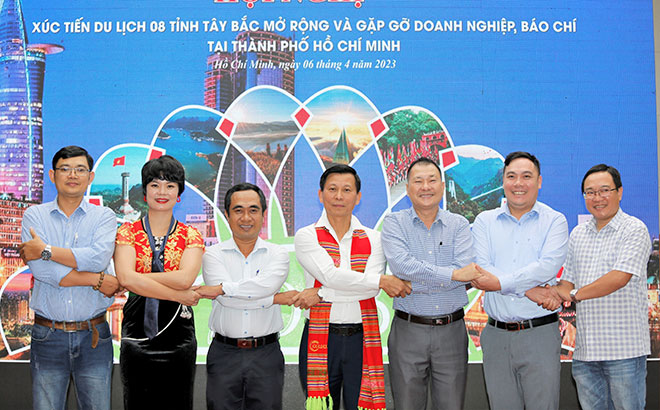 Lãnh đạo thành phố Hồ Chí Minh và các tỉnh vùng Tây Bắc thể hiện quyết tâm phát triển du lịch.