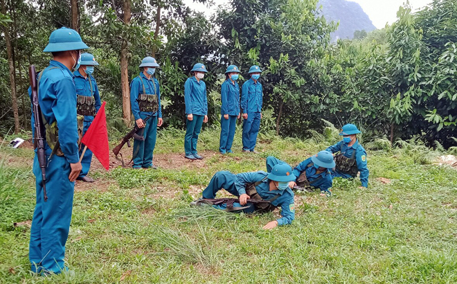 Chương trình huấn luyện dân quân xã Mai Sơn luôn được triển khai với phương châm “cơ bản, thiết thực, chất lượng”.