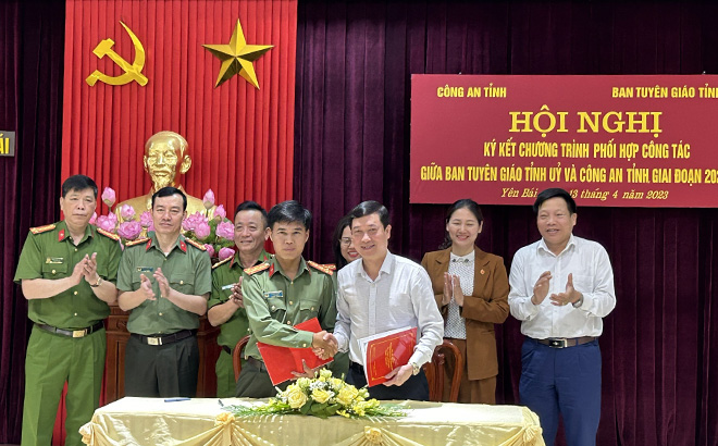 Lãnh đạo Ban Tuyên giáo Tỉnh ủy và Công an tỉnh ký kết phối hợp công tác giữa giai đoạn 2023-2025.