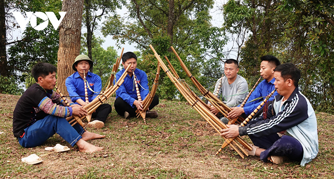 Câu lạc bộ Khèn Mông ở xã Lao Chải thu hút nhiều thanh niên tham gia.