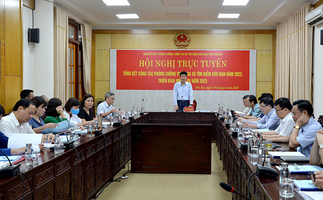 Đồng chí Nguyễn Thế Phước - Phó Chủ tịch Thường trực UBND tỉnh, Phó Trưởng ban thường trực Ban Chỉ huy PCTT&TKCN tỉnh phát biểu kết luận Hội nghị