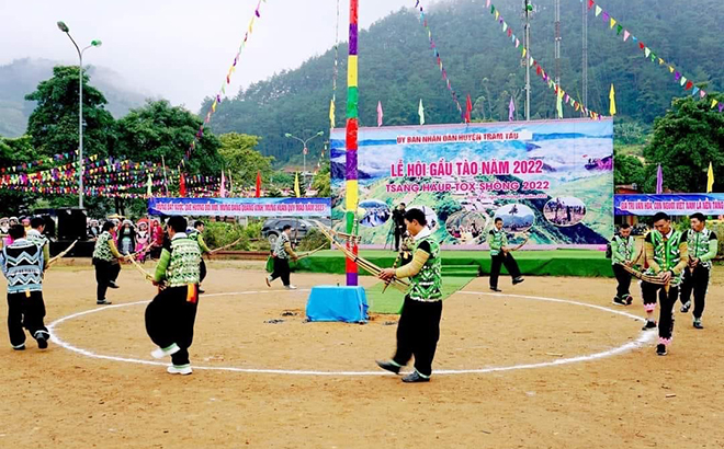 Lễ hội Gầu Tào - một trong những hoạt động được huyện Trạm Tấu tổ chức nhằm bảo tồn, phát huy bản sắc văn hóa dân tộc và phát triển du lịch.