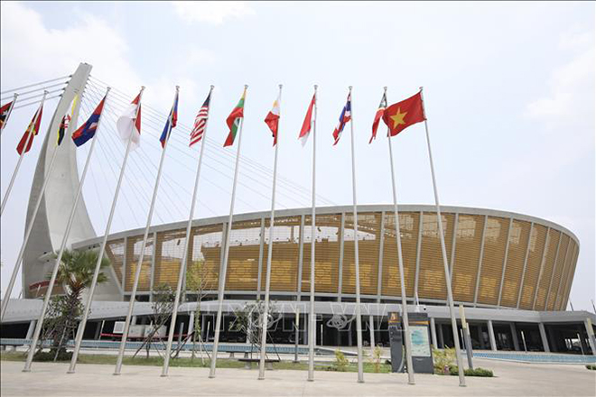 Sân vận động Morodok Techo nằm ở ngoại ô thủ đô Phnom Penh (Campuchia), được hoàn thành tháng 8/2021. Đây là công trình trọng điểm tại SEA Games 32 với sức chứa 60.000 chỗ ngồi, là nơi chủ nhà Campuchia tiến hành lễ khai mạc dự kiến diễn ra vào ngày 5/5, lễ bế mạc vào ngày 17/5.