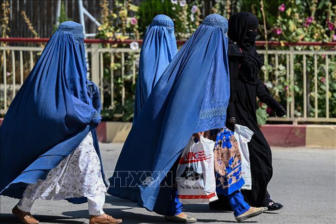 Phụ nữ Afghanistan trong trang phục Burqa tại bệnh viện Wazir Akbar Khan ở Kabul, Afghanistan, ngày 1/9/2021. Ảnh tư liệu