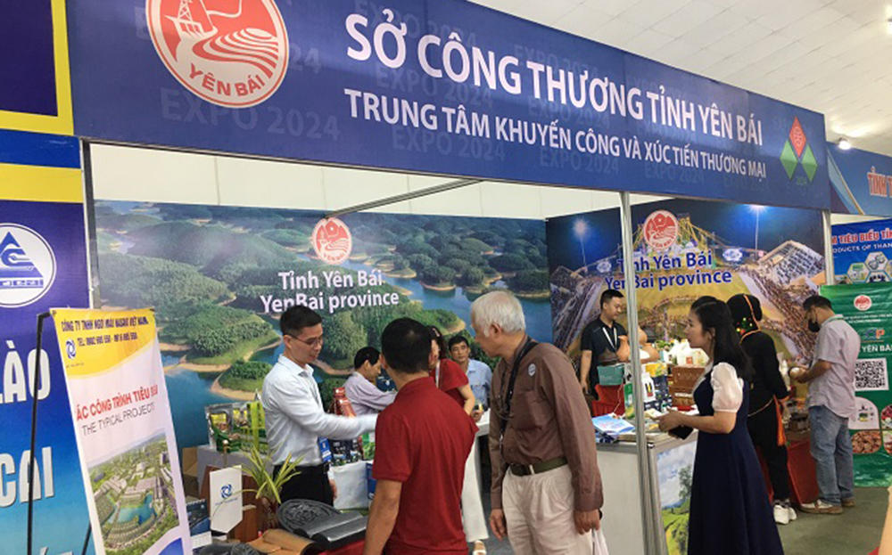 Gian hàng của tỉnh Yên Bái tại Hội chợ Thương mại Quốc tế Việt Nam lần thứ 33