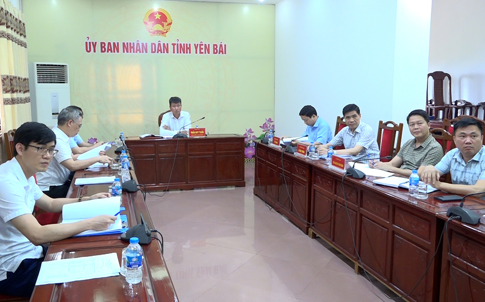 Đồng chí Trần Huy Tuấn – Chủ tịch UBND tỉnh chủ trì Hội nghị tại điểm cầu tỉnh Yên Bái
