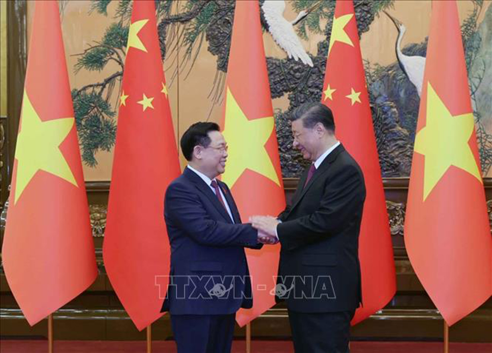 Chủ tịch Quốc hội Vương Đình Huệ hội kiến Tổng Bí thư, Chủ tịch nước Trung Quốc Tập Cận Bình.