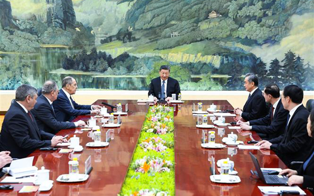 Ngoại trưởng Nga Sergei Lavrov (thứ 3, trái) hội kiến Chủ tịch Trung Quốc Tập Cận Bình (giữa) tại Bắc Kinh, ngày 9/4/2024.
