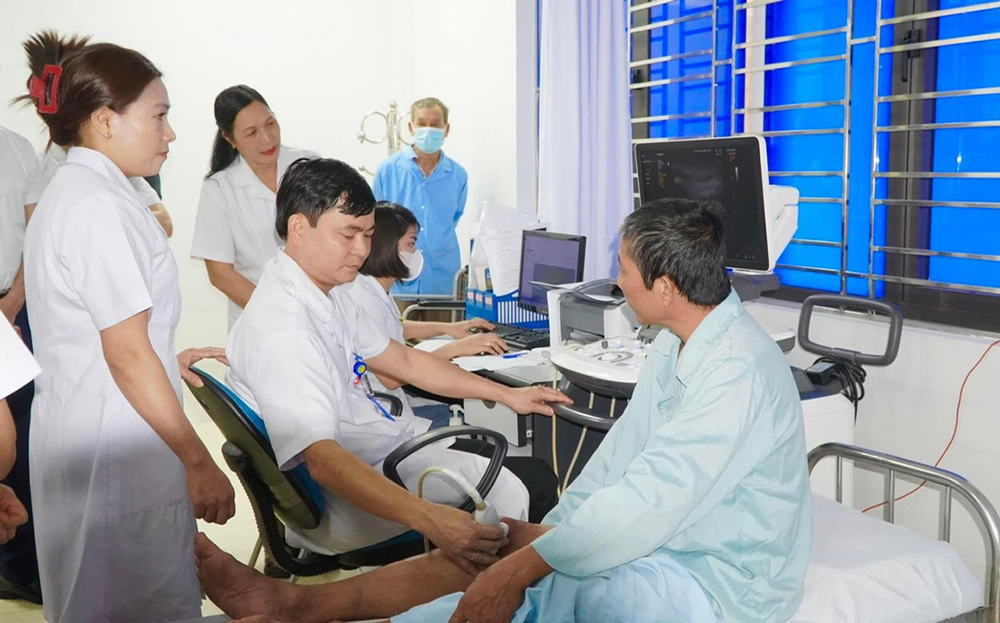 Trung tâm Y tế huyện Văn Yên chú trọng đầu tư máy móc phục vụ công tác khám, chữa bệnh cho người dân.
