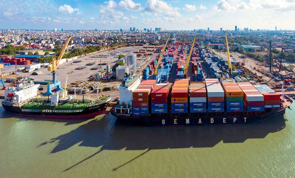 Hàng hóa xuất khẩu tập kết tại Cảng Hải Phòng. Ảnh: Đức Lâm