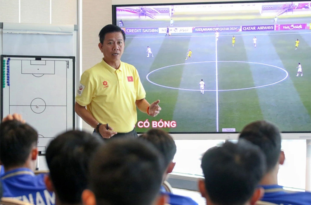 HLV Hoàng Anh Tuấn rút kinh nghiệm cho các cầu thủ U23 Việt Nam những tình huống ở trận thắng 2-0 trước U23 Malaysia