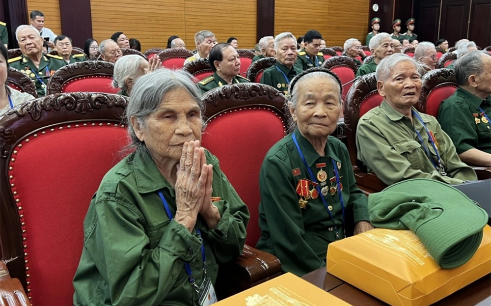 Bộ Nội vụ đề xuất tăng trợ cấp hàng tháng với thanh niên xung phong giai đoạn 1965 - 1975 (Ảnh minh họa)