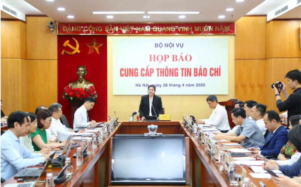 Bộ Nội vụ họp báo cung cấp thông tin báo chí định kỳ.
