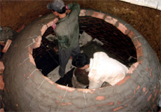 Xây dựng hầm khí biogas.