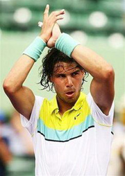 Vẻ mặt quyết tâm của Nadal sau khi vượt qua Gil ở vòng 3.
