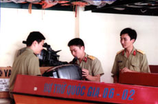 Ban chỉ huy Quân sự huyện Trấn Yên thường xuyên kiểm tra trang thiết bị phục vụ PCBL.
