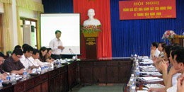 Đồng chí Hoàng Xuân Lộc - Bí thư Tỉnh ủy phát biểu kết luận tại Hội nghị.