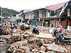 Padang sau động đất.