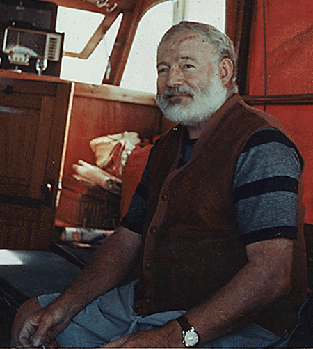 Nhà văn Ernest Hemingway.