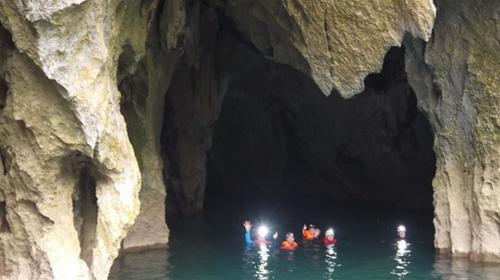 Bên trong hang Thủy Cung - Ảnh do Trung tâm du lịch Phong Nha cung cấp
