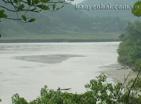 Lưu vực sông Chảy có 80.012 ha rừng thuộc địa bàn huyện Lục Yên và Yên Bình.
(Ảnh: T.T) 
