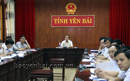 Đồng chí Tạ Văn Long - Phó chủ tịch Thường trực UBND tỉnh chủ trì Hội nghị tại điểm cầu Yên Bái
